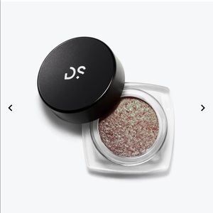 Deck of scarlet Meadowleaf eyeshadow pots